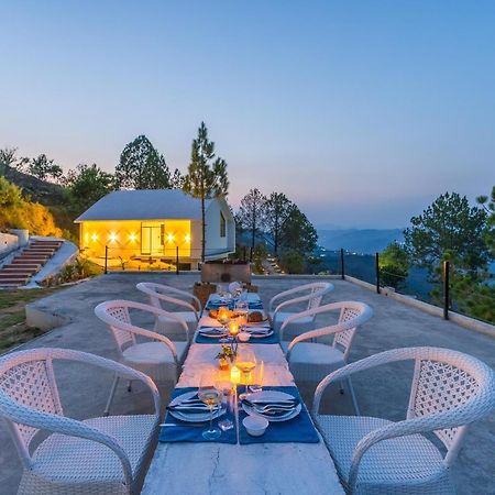 Stayvista At Luna Nova With Outdoor Pool - 라닉헷 외부 사진