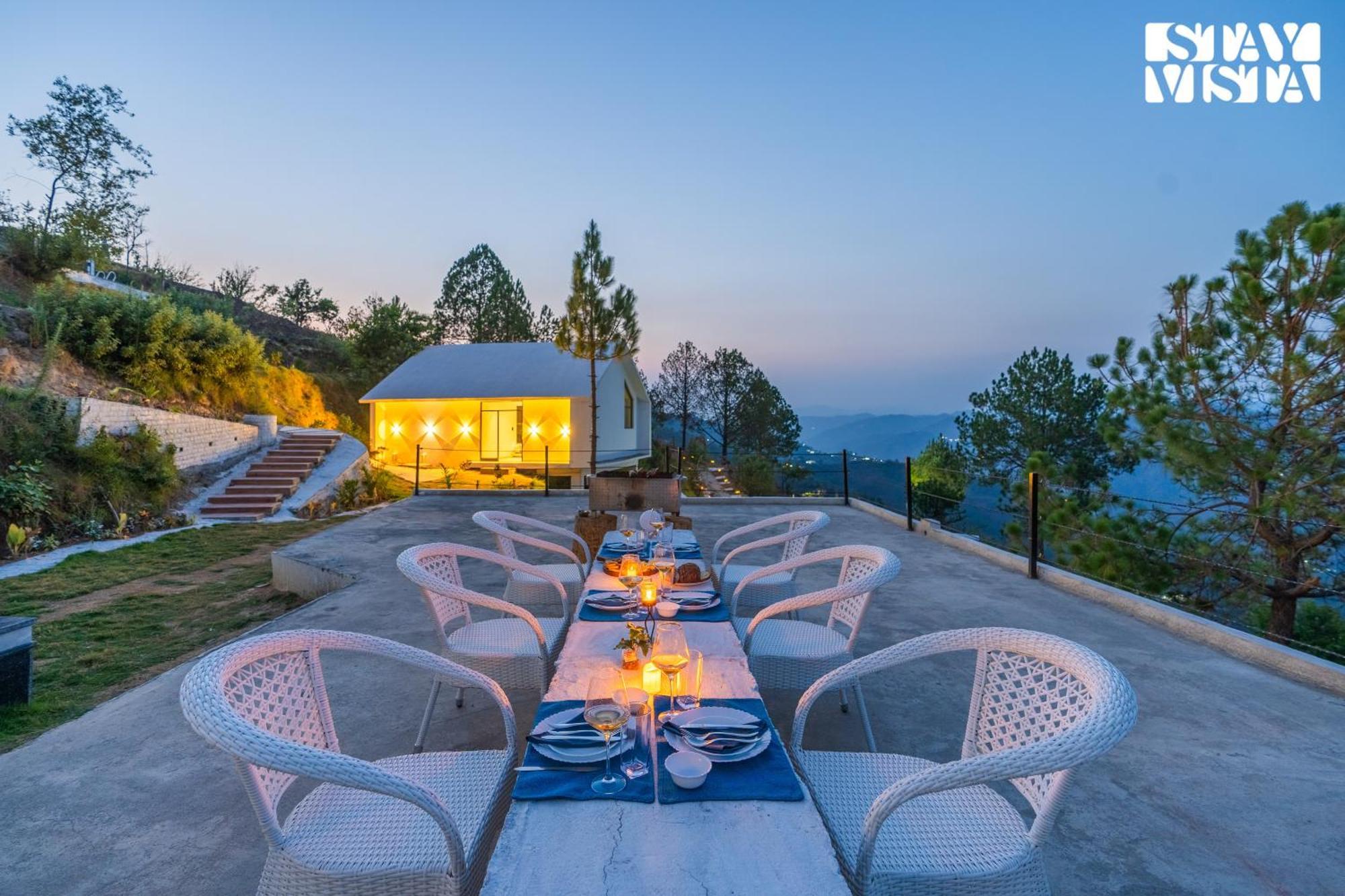 Stayvista At Luna Nova With Outdoor Pool - 라닉헷 외부 사진